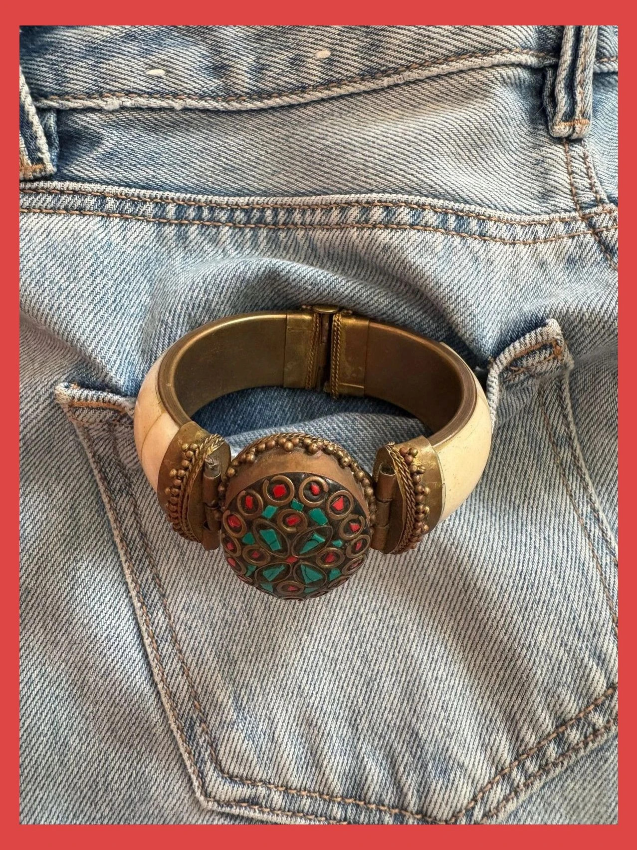Brazalete ancho vintage con piedras naturales 🦋 – Vintage Dressing