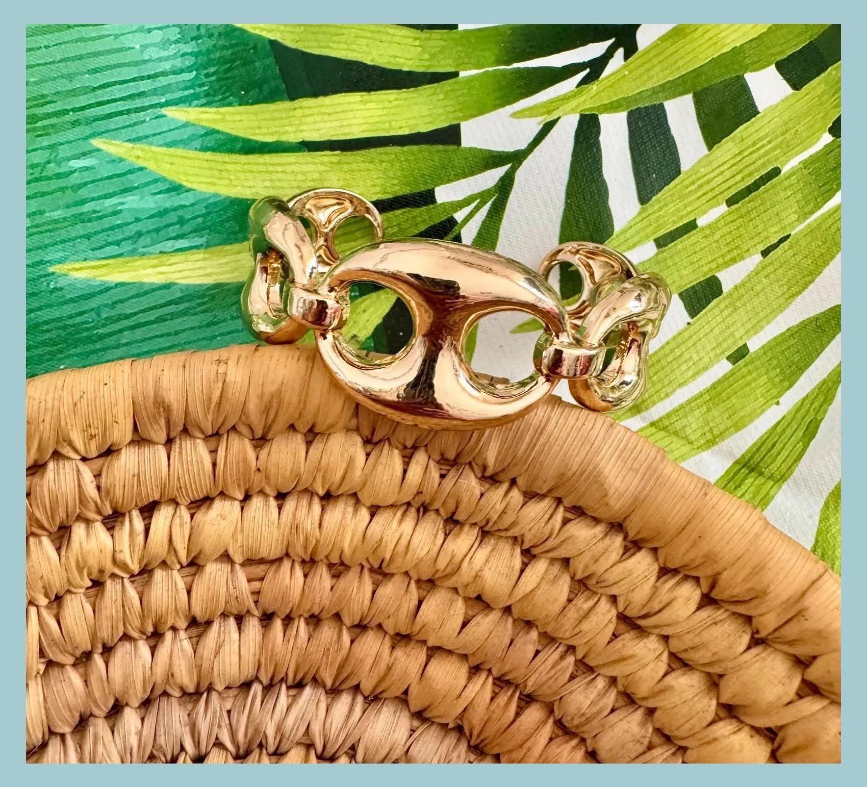 Brazalete dorado acero 🦋 – La Boutique 3