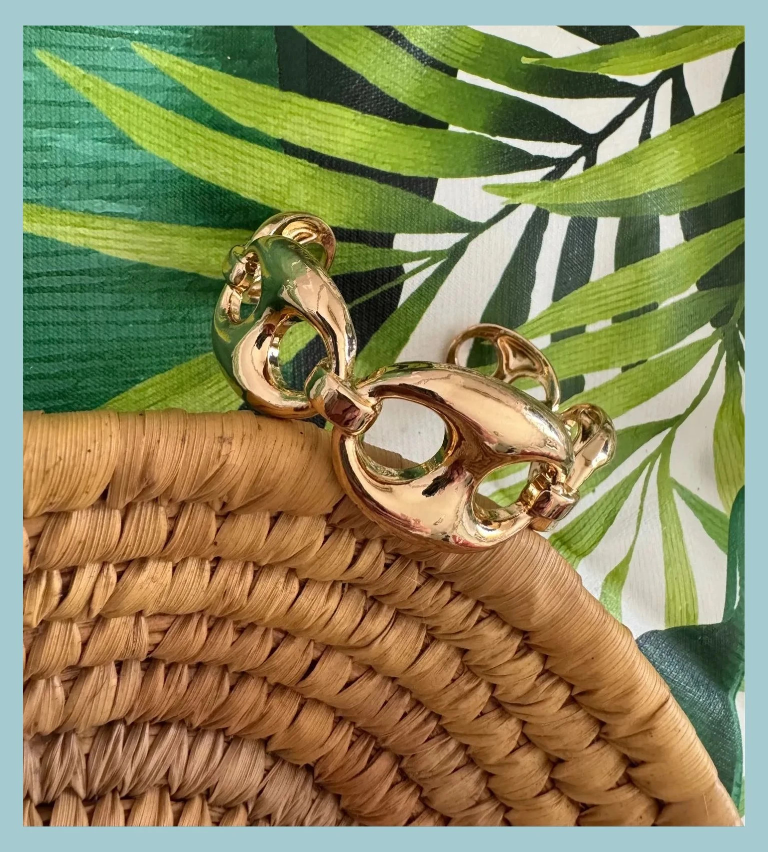 Brazalete dorado acero 🦋 – La Boutique 2