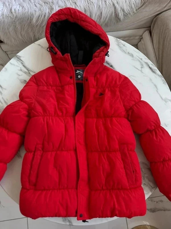 Doudoune enfant marque Tenth 10 ans rouge en très bon état mixte