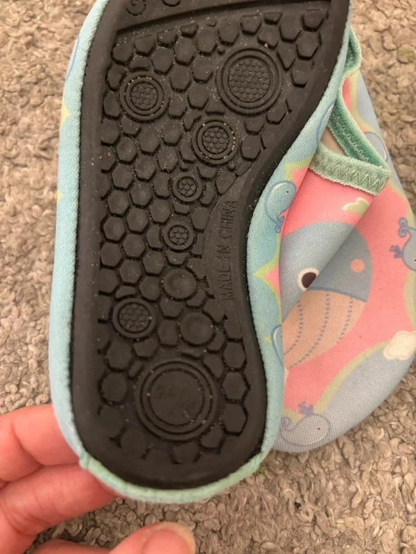 Cangrejeras para niña con un divertido diseño de ballenas – taille 24 3