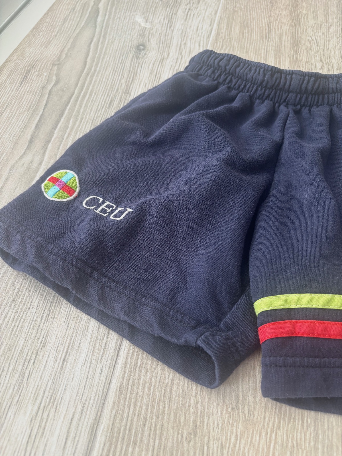 Bermuda uniforme CEU T6 – Sin marca – taille 6 años 2