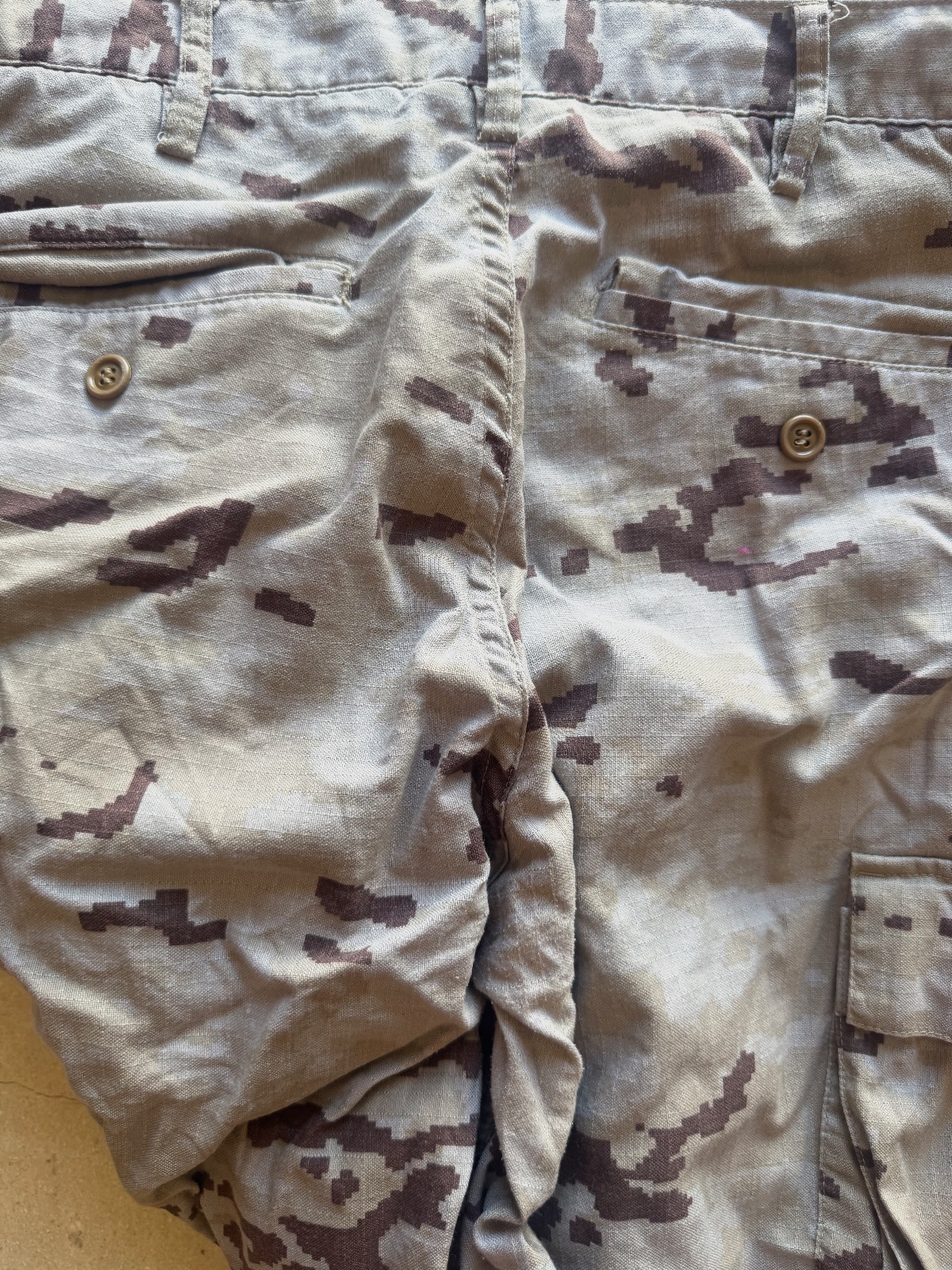 Conjunto militar camuflaje chaqueta y pantalón – Army – taille M 4