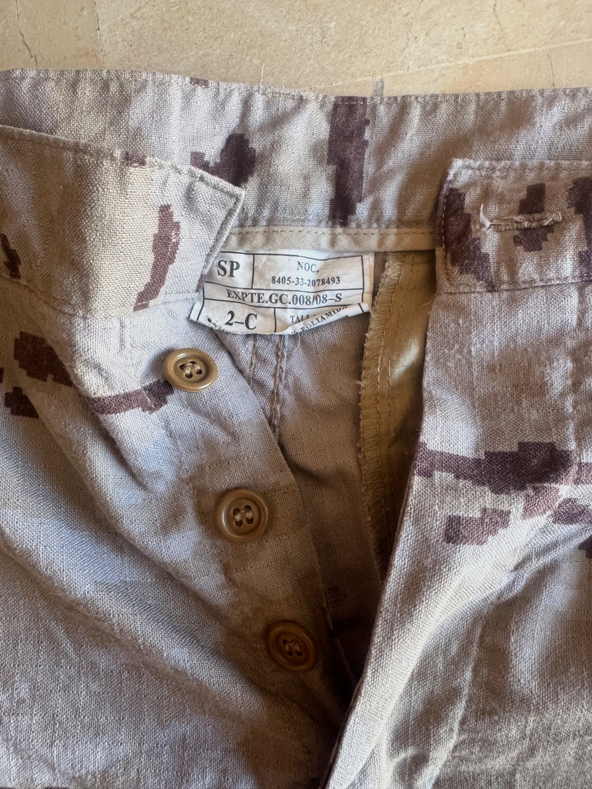 Conjunto militar camuflaje chaqueta y pantalón – Army – taille M 2