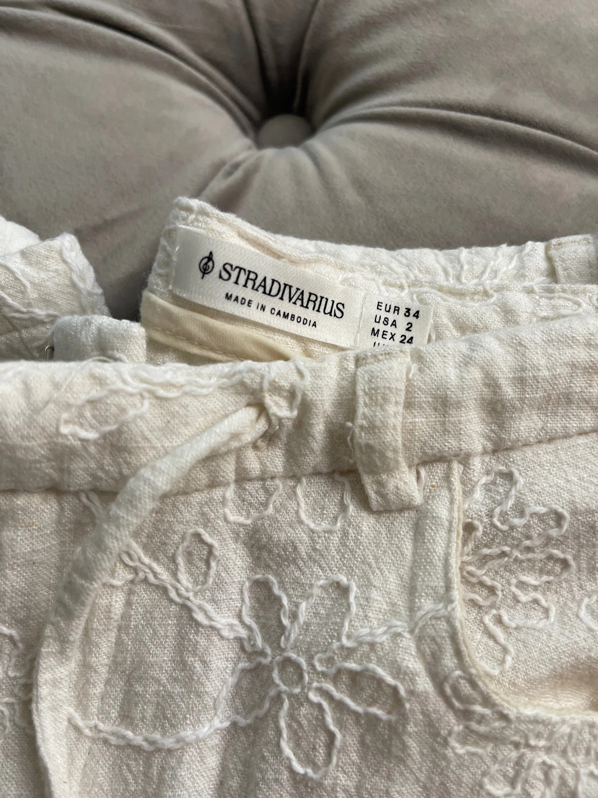 Pantalón ancho de lino color crema – Stradivarius – taille XS / 34 / 6 4