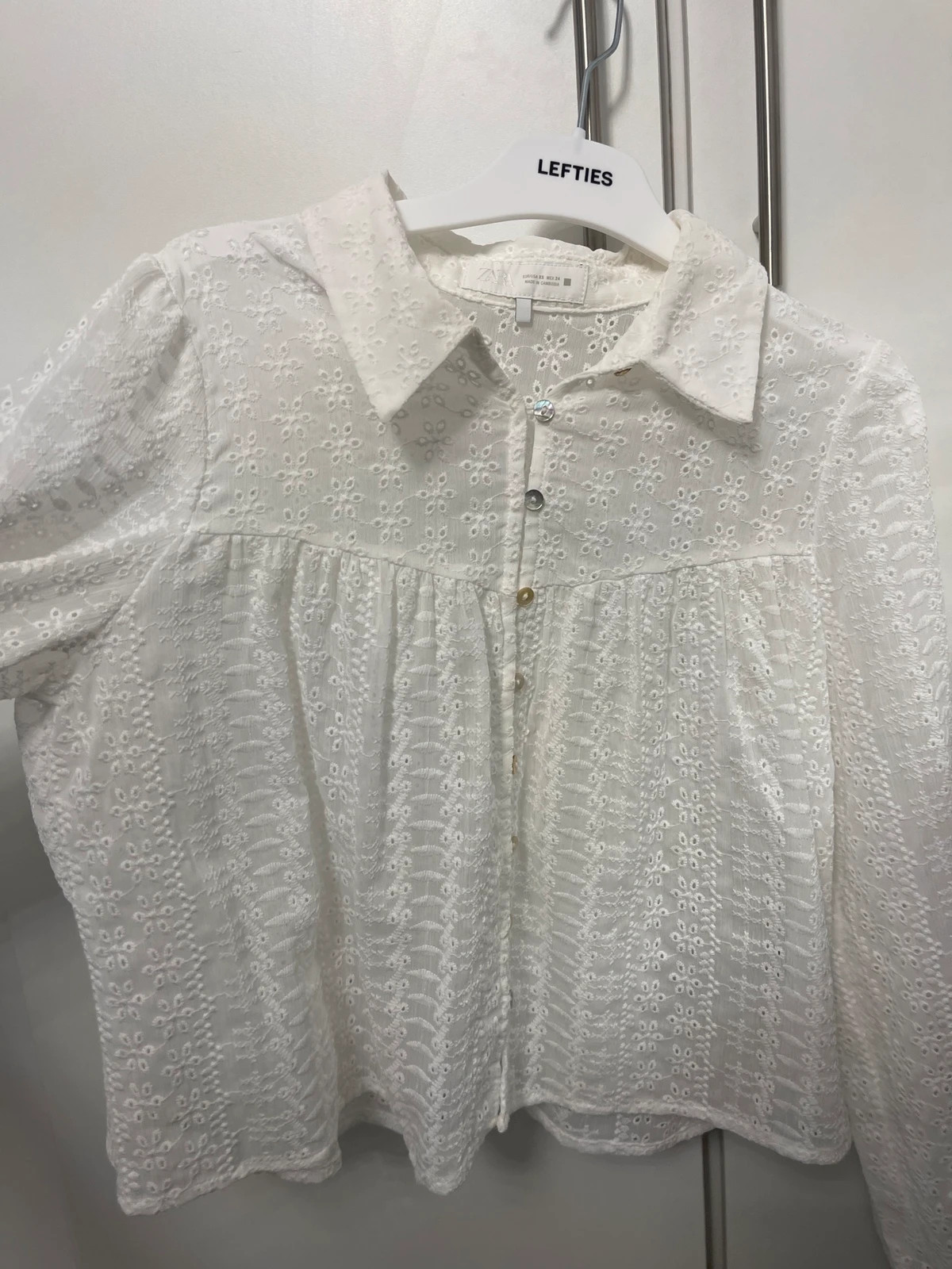 Blusa blanca talla XS perforada – Zara – taille XS / 34 / 6 2