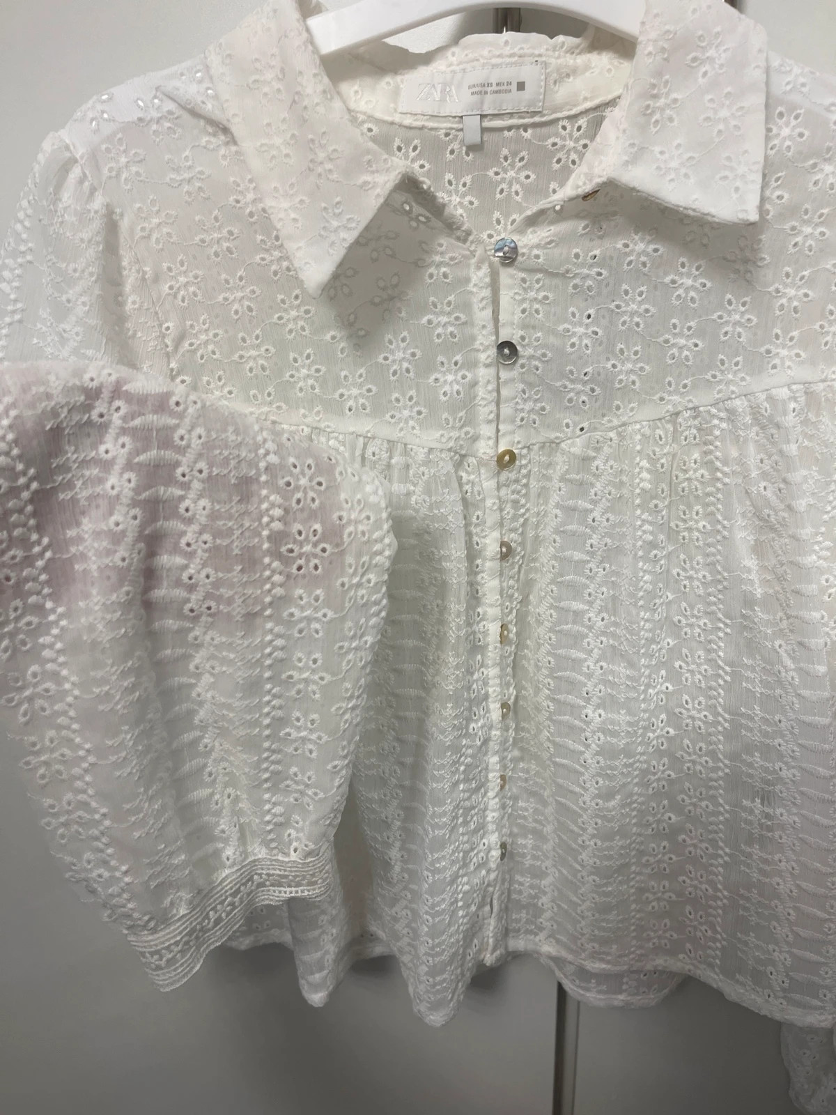 Blusa blanca talla XS perforada – Zara – taille XS / 34 / 6 4