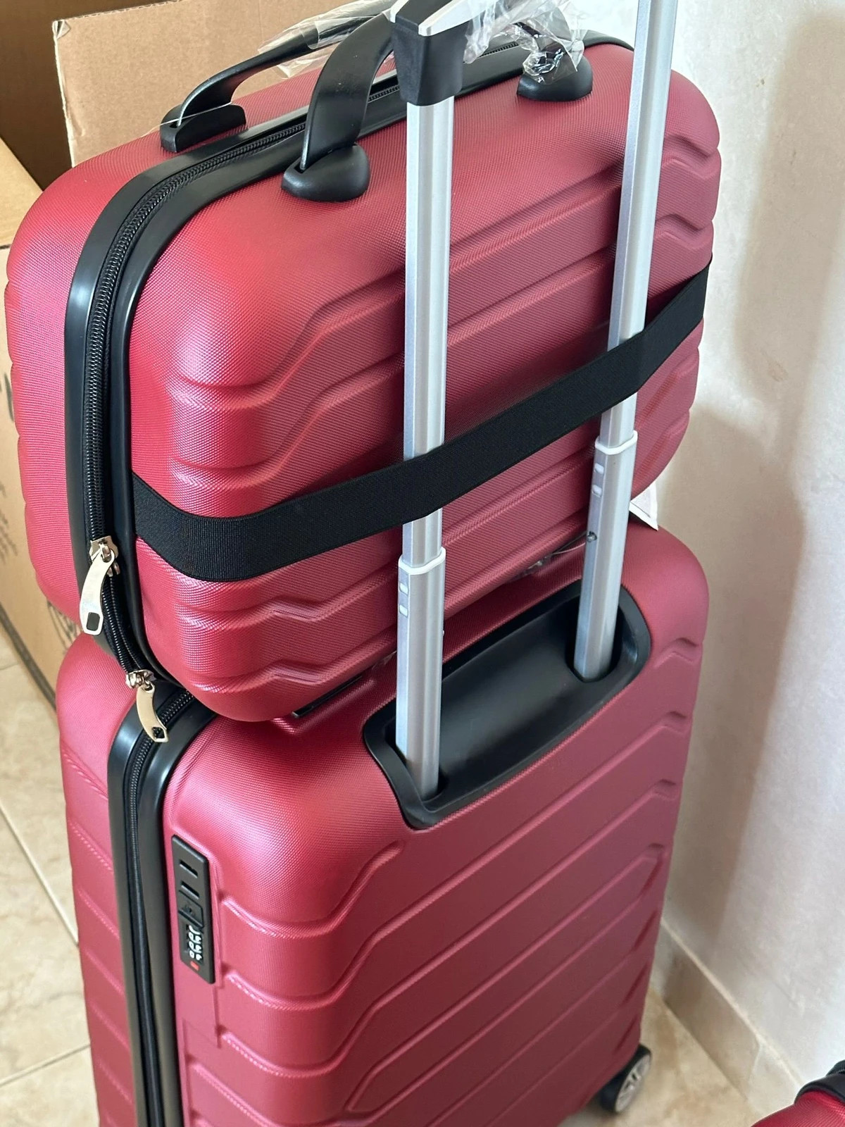 Set de 4 maletas de viaje color burdeos – Nuevo – mikomika 3