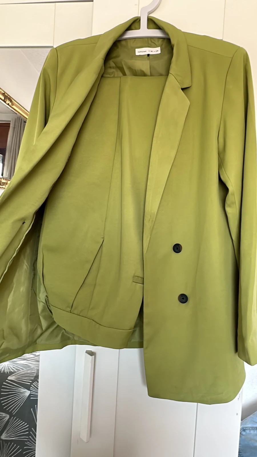 Traje completo elegante de color pistacho – Lefties – taille M / 38 / 10 5