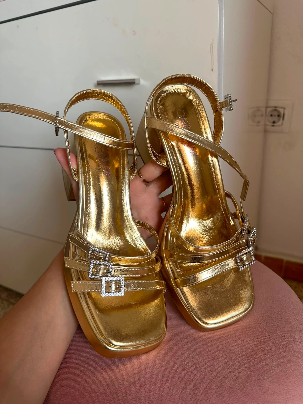 Sandalia tacón ancho dorada ideal para eventos nuevas! – Ulanka – taille 38 2