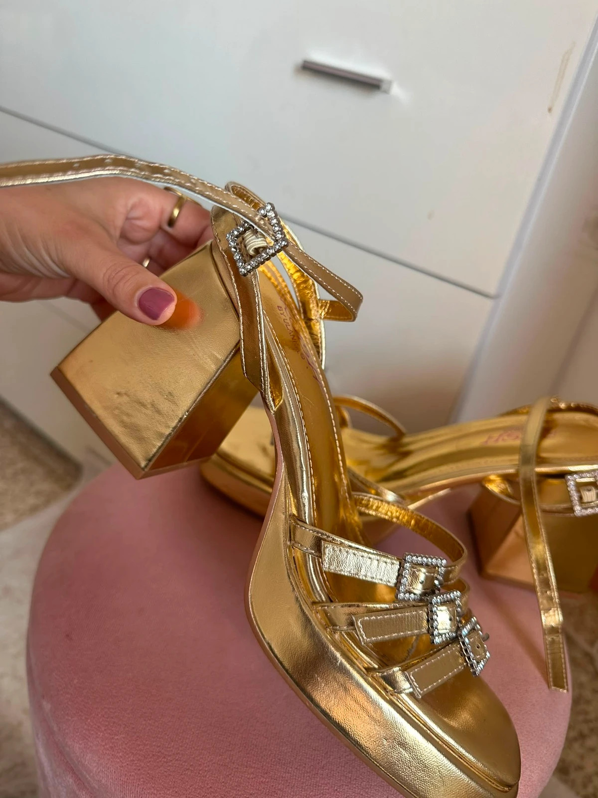 Sandalia tacón ancho dorada ideal para eventos nuevas! – Ulanka – taille 38 4