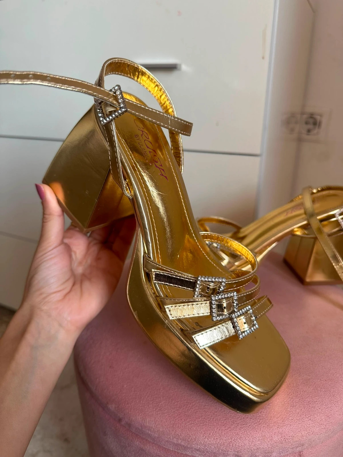 Sandalia tacón ancho dorada ideal para eventos nuevas! – Ulanka – taille 38 3