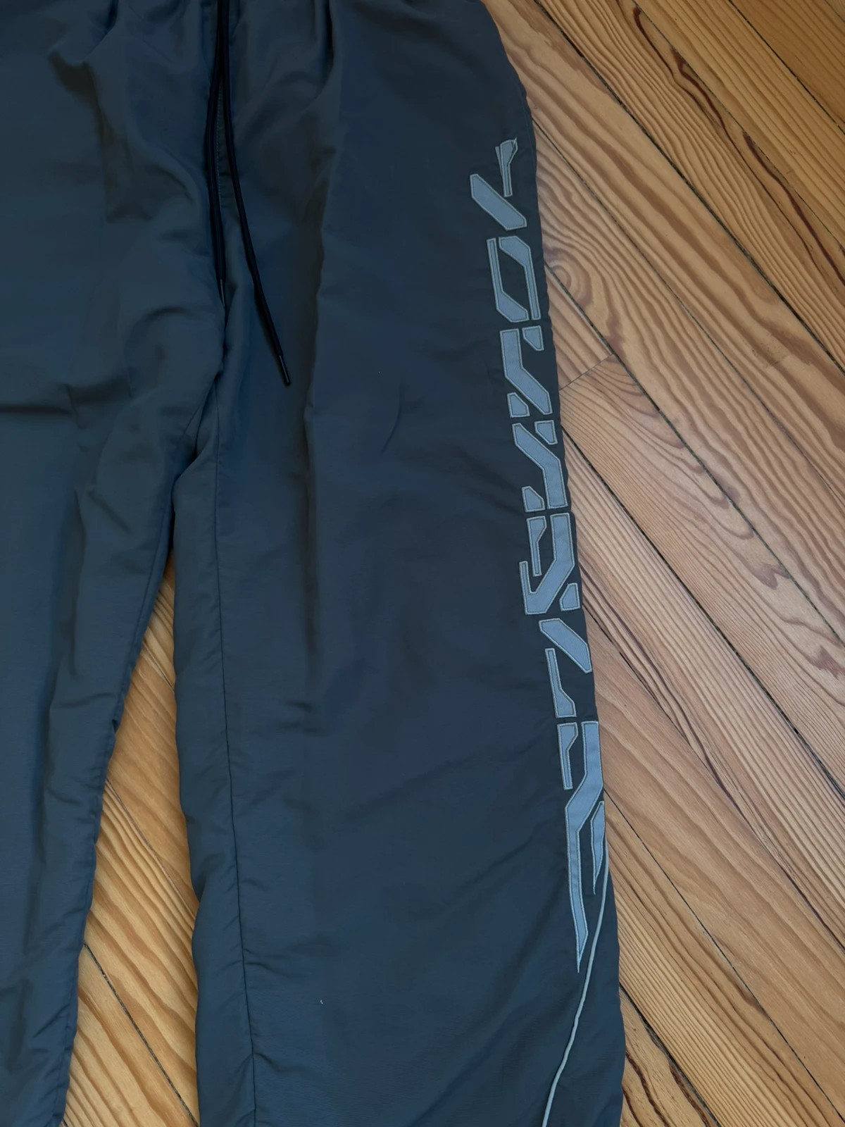 Pantalon youngla gris – style tech / streetwear taille M – YoungLA – taille M 2