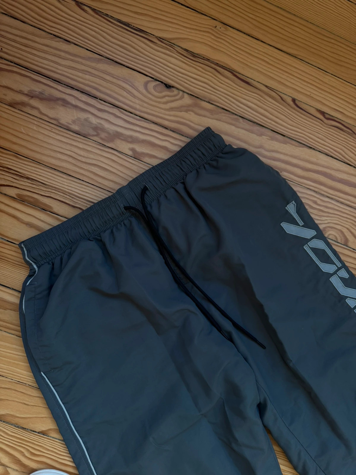 Pantalon youngla gris – style tech / streetwear taille M – YoungLA – taille M 3