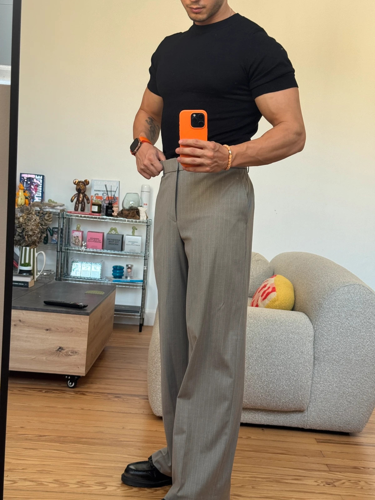 Uniqlo Pantalon Kaki Rayé Ample Taille S – Uniqlo – taille S 3