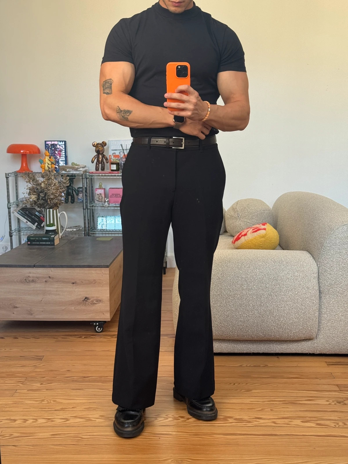 Uniqlo Pantalon Noir Évasé Taille M – Uniqlo – taille M 3