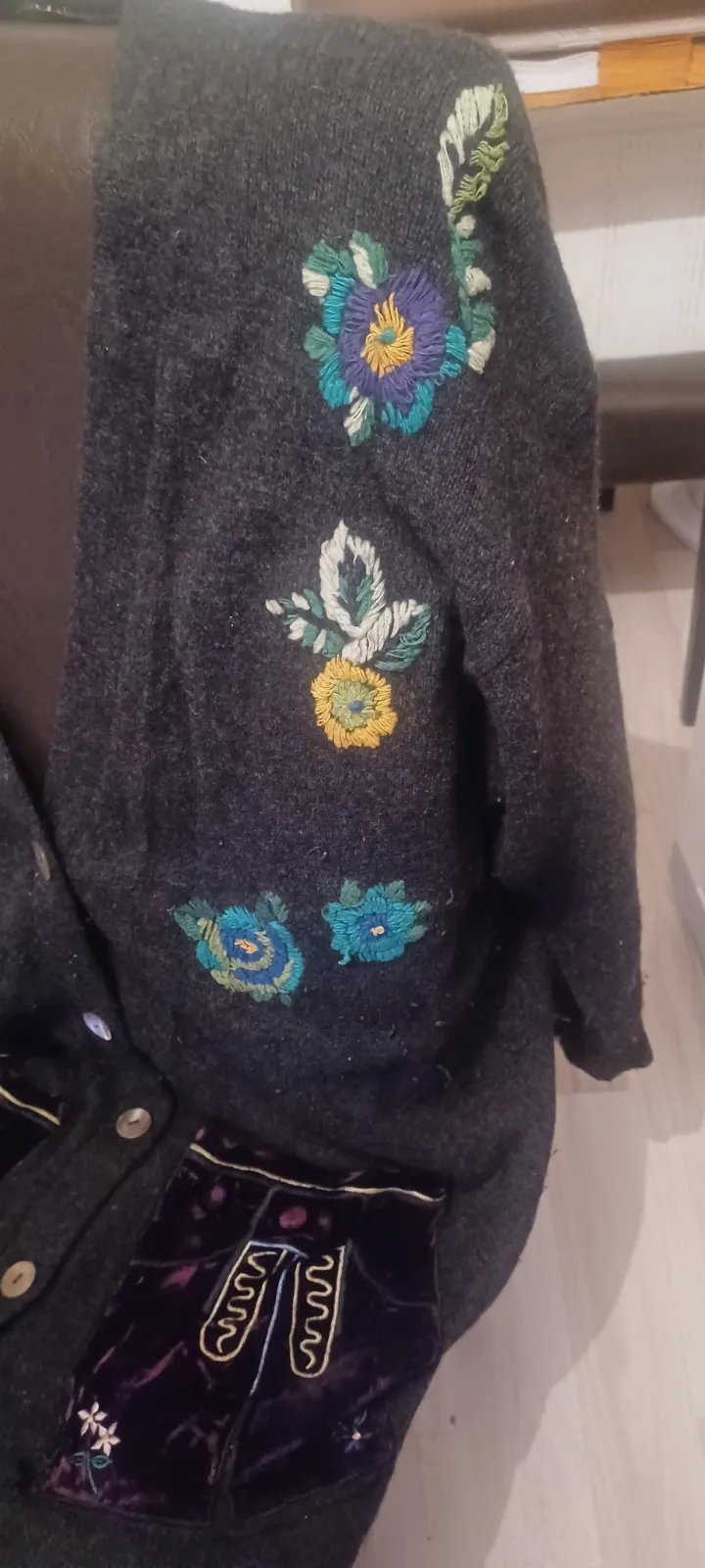 Titre : Gilet noir fleuri avec grandes poches – Taille 46 – W'espa – taille XXL 8