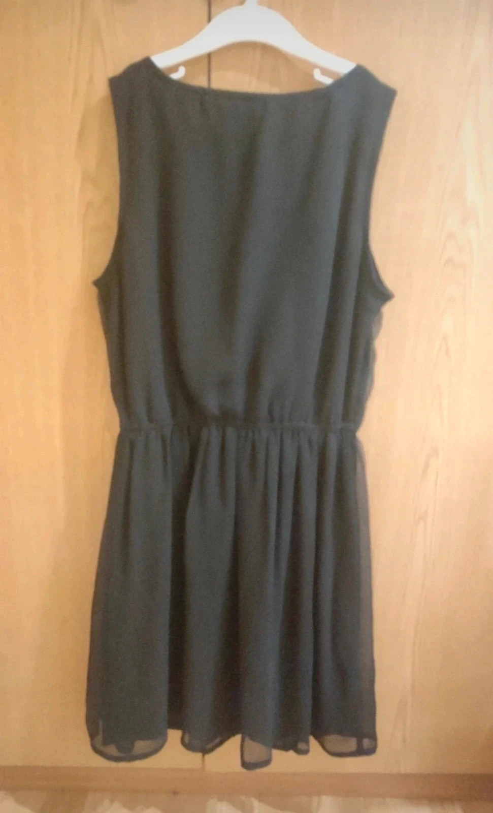 Vestido negro Lefties talla S | Elegante | Detalles dorados – Lefties – taille S / 36 / 8 3