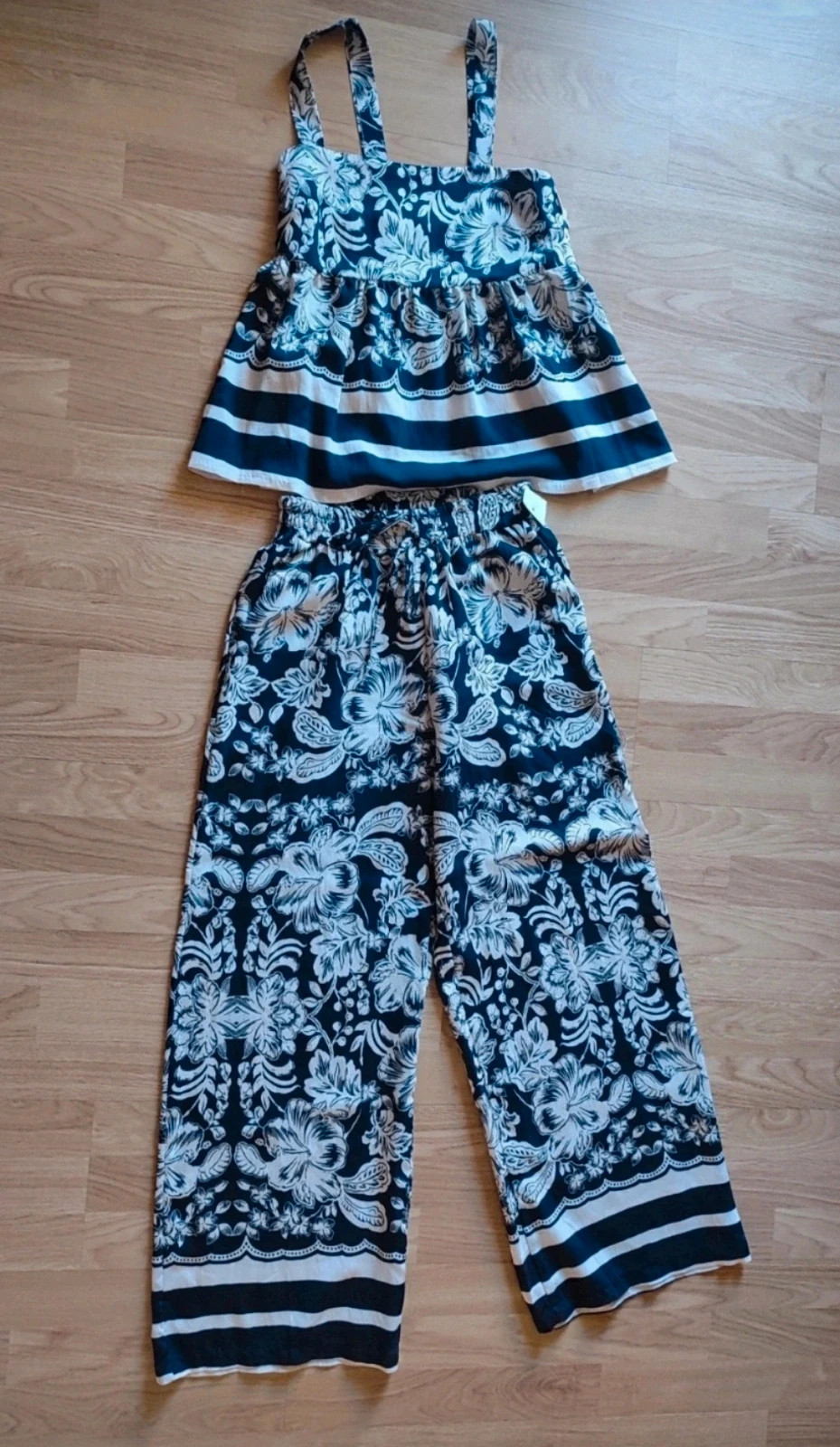 Conjunto floral blanco y negro | top + pantalón – marca local – taille Taille unique 4