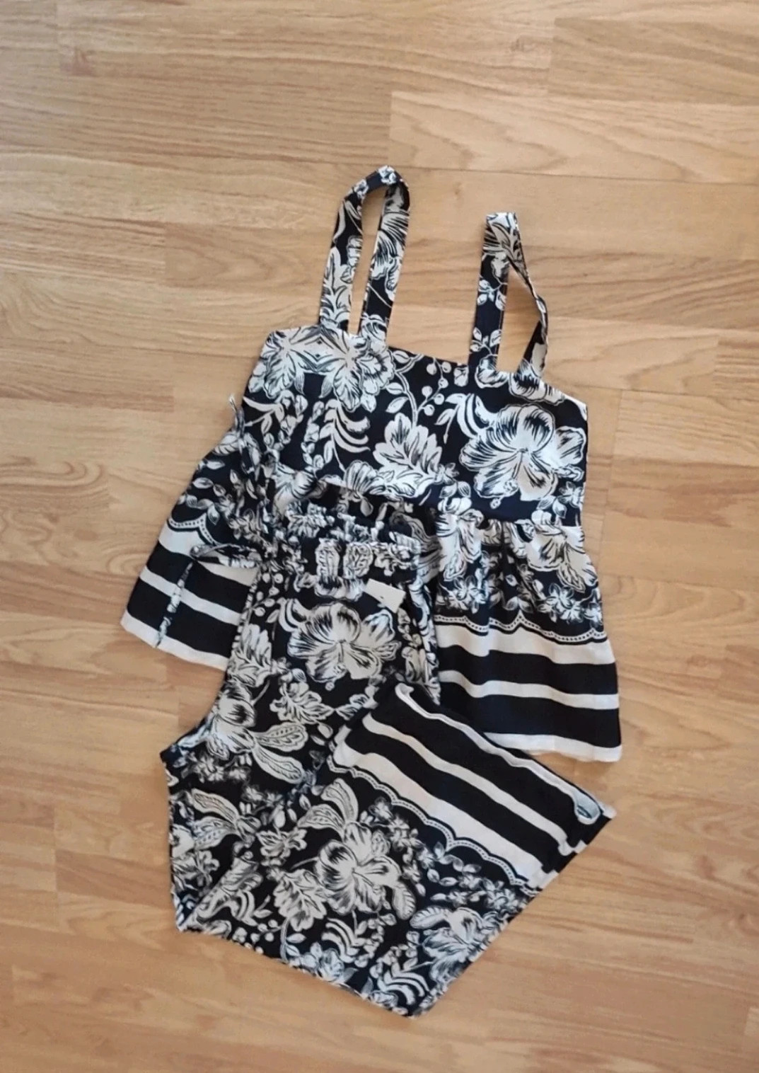 Conjunto floral blanco y negro | top + pantalón – marca local – taille Taille unique 2