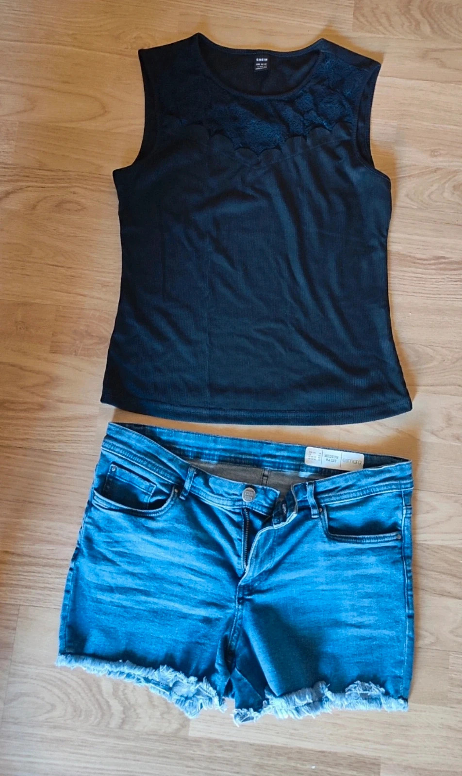 Pack Ahorro Verano: Top Shein Encaje talla M + Shorts Denim Esmara talla 38 – Shein – taille M / 38 / 10 2
