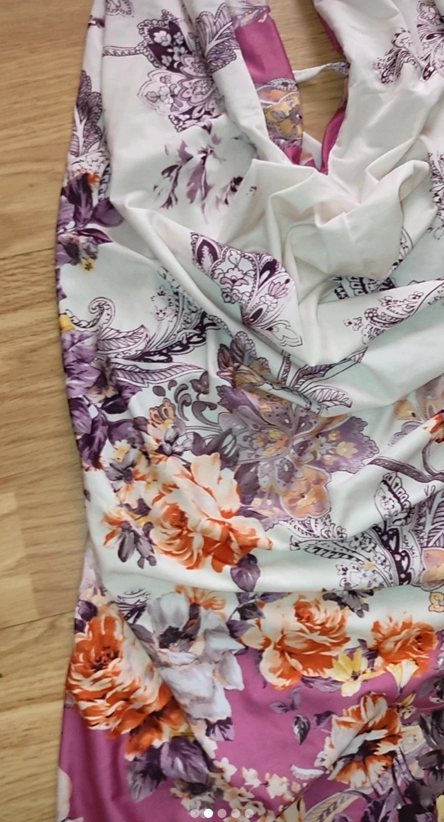 Top halter estampado floral satinado | Talla única | Espalda descubierta | Muy favorecedor – marca local – taille Taille unique 2