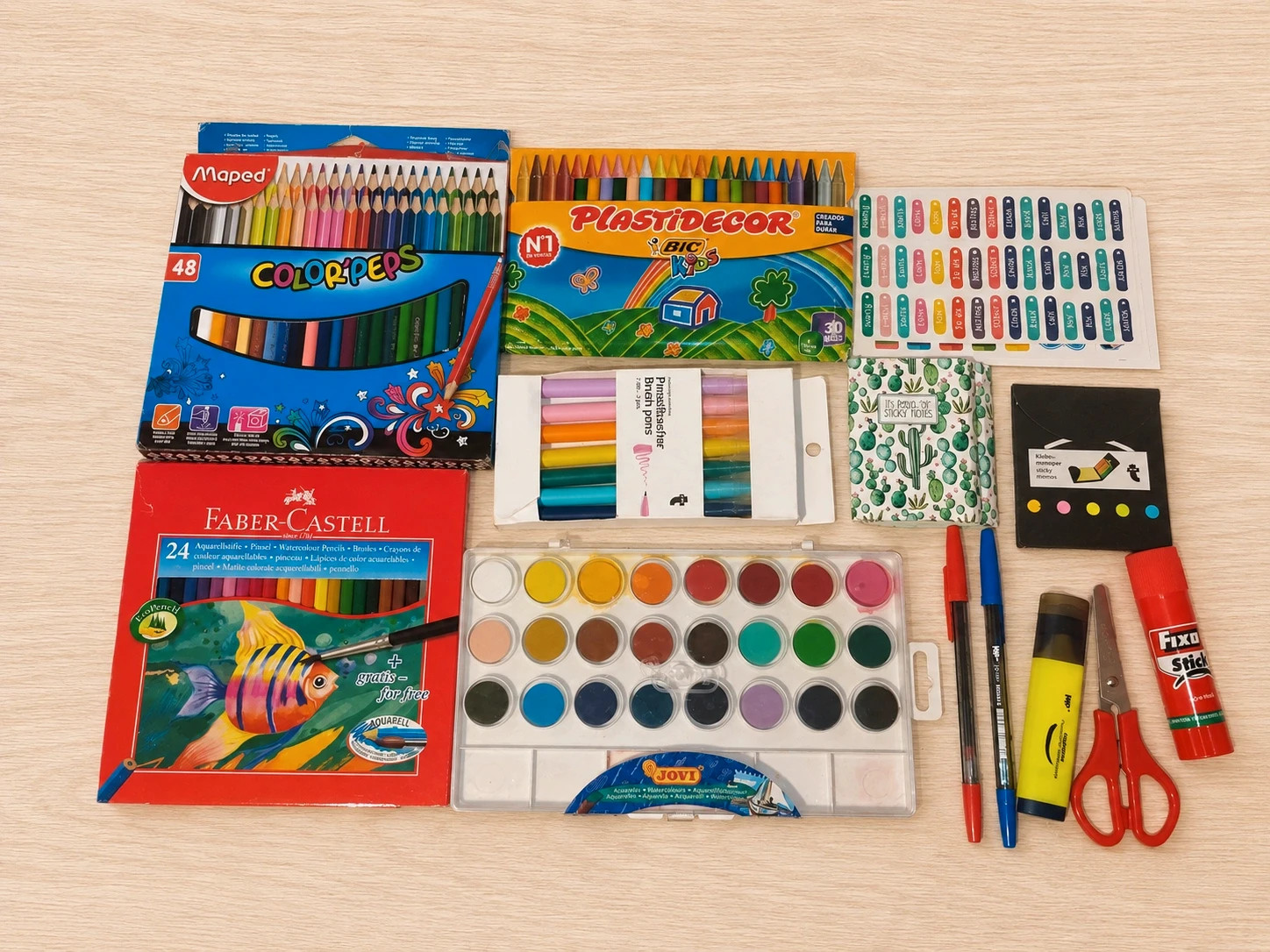 LOTE Material escolar y manualidades – Diversa