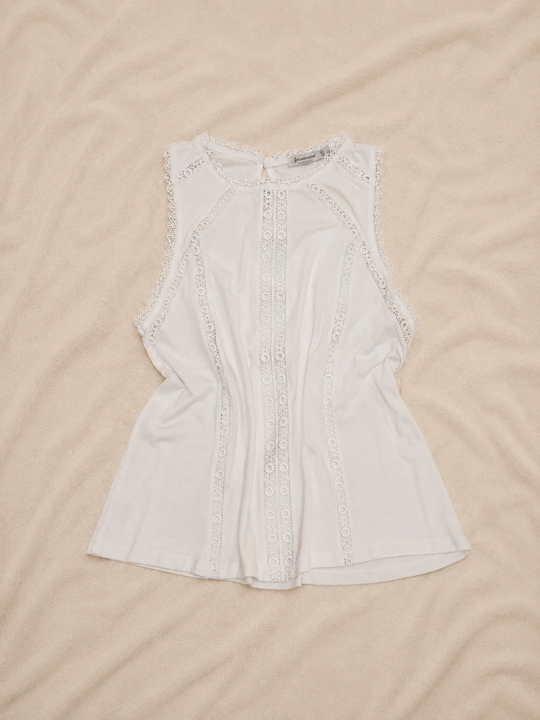 Stradivarius camiseta de encaje sin mangas blanca – Stradivarius – taille S / 36 / 8 2