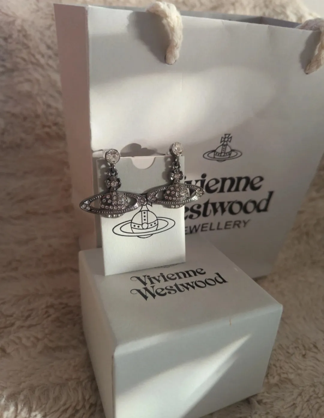 Boucles d'oreilles Vivienne Westwood planète 2