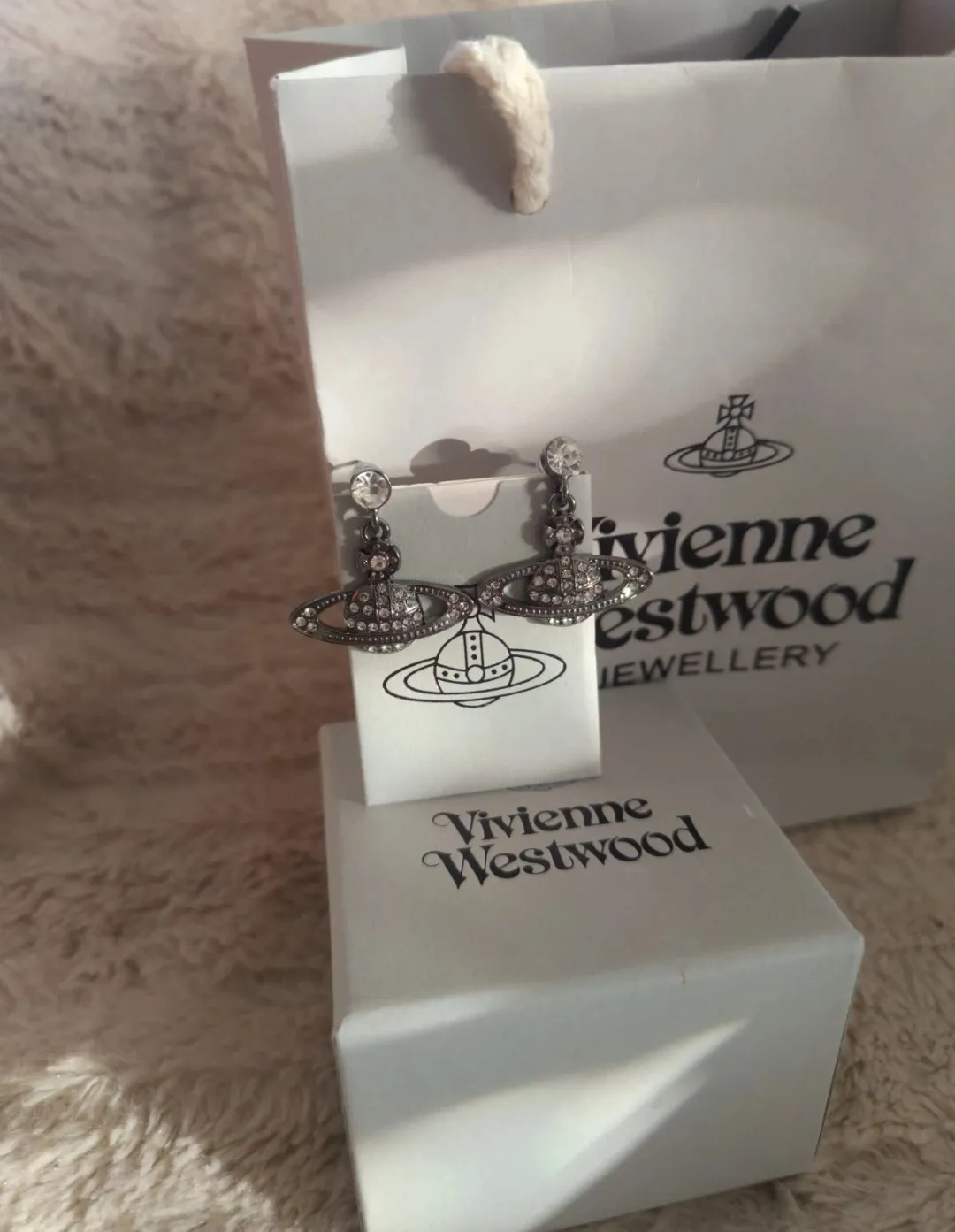 Boucles d'oreilles Vivienne Westwood planète 3