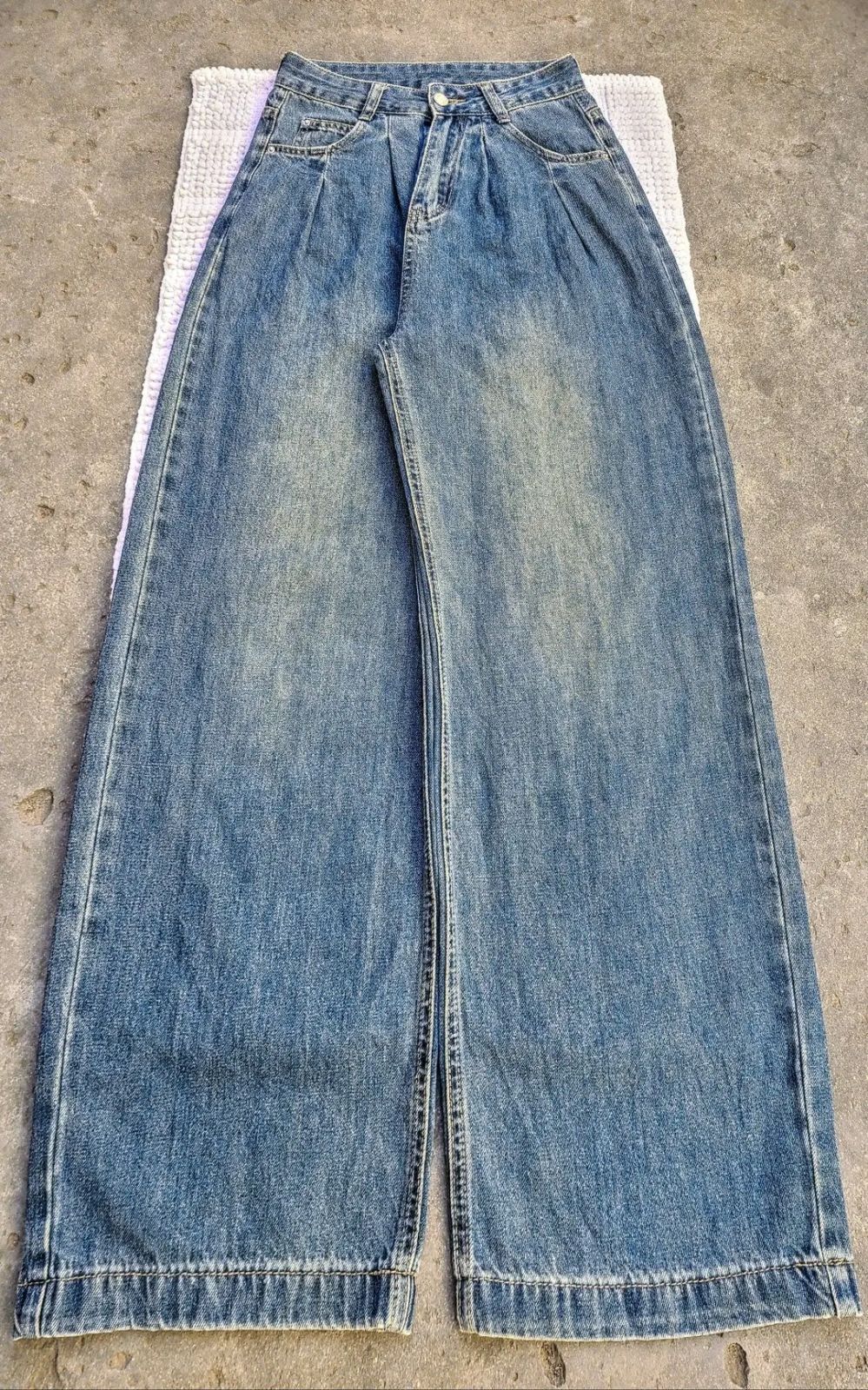 Jean bleu taille haute jambes larges 3