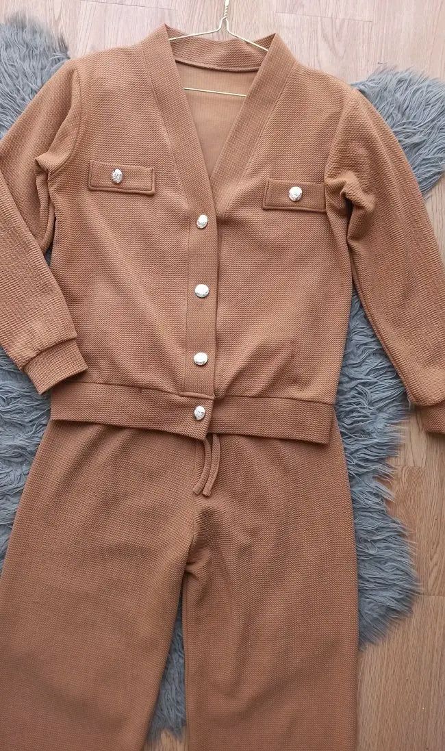 Ensemble côtelé beige crop top et pantalon 2