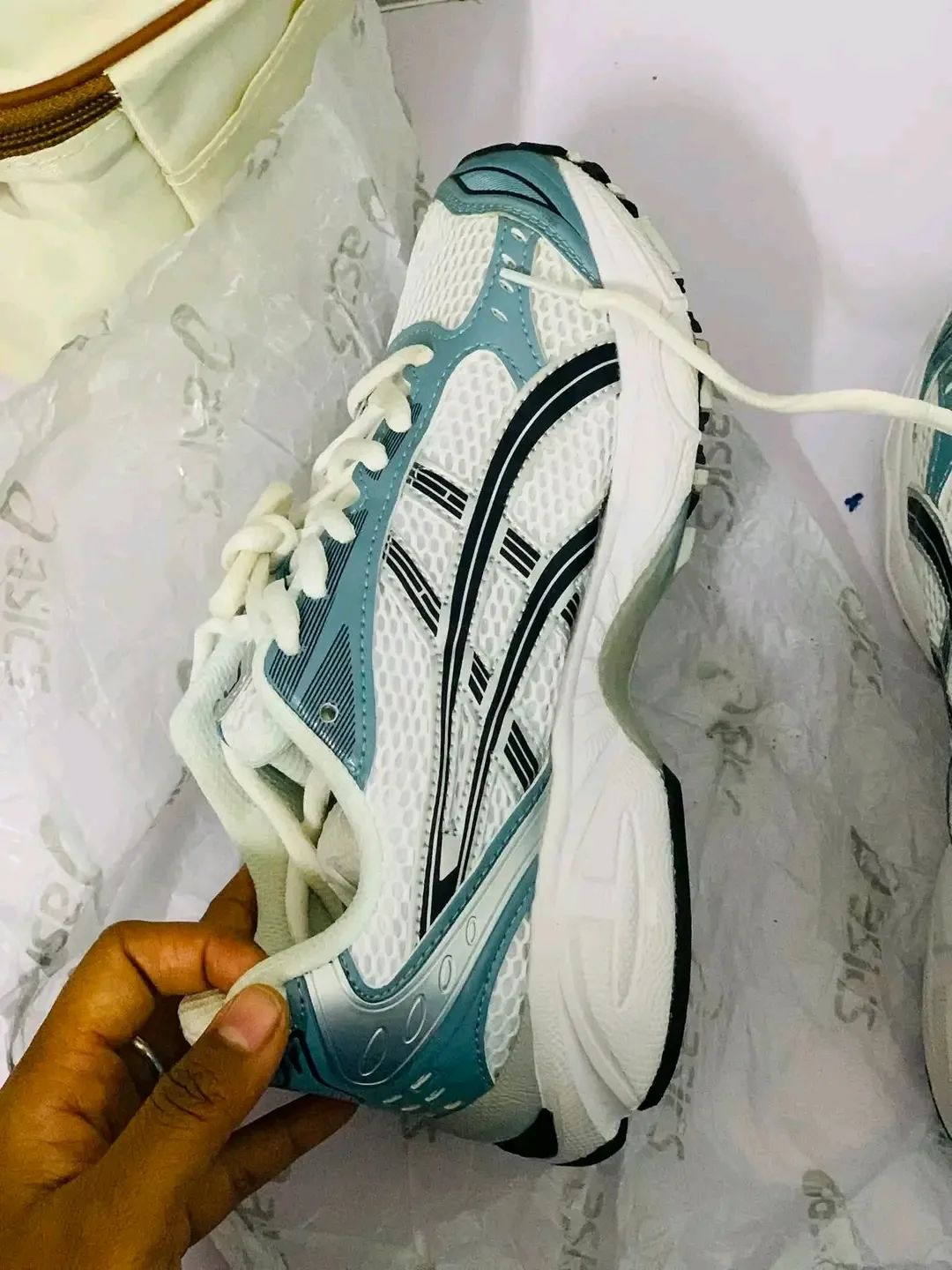 Baskets Asics Gel blanc bleu 2