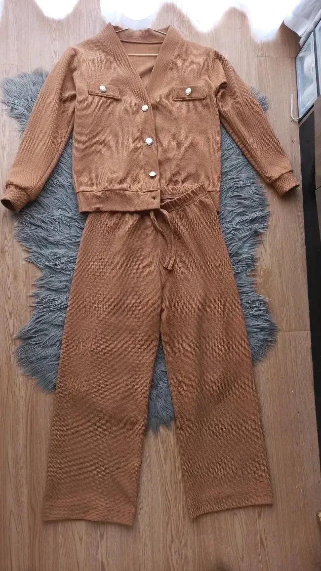 Ensemble côtelé beige crop top et pantalon 3