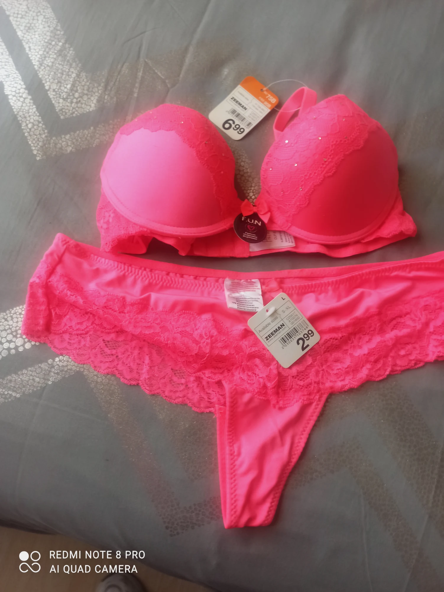 Ensemble lingerie Zeeman soutien-gorge et culotte rose