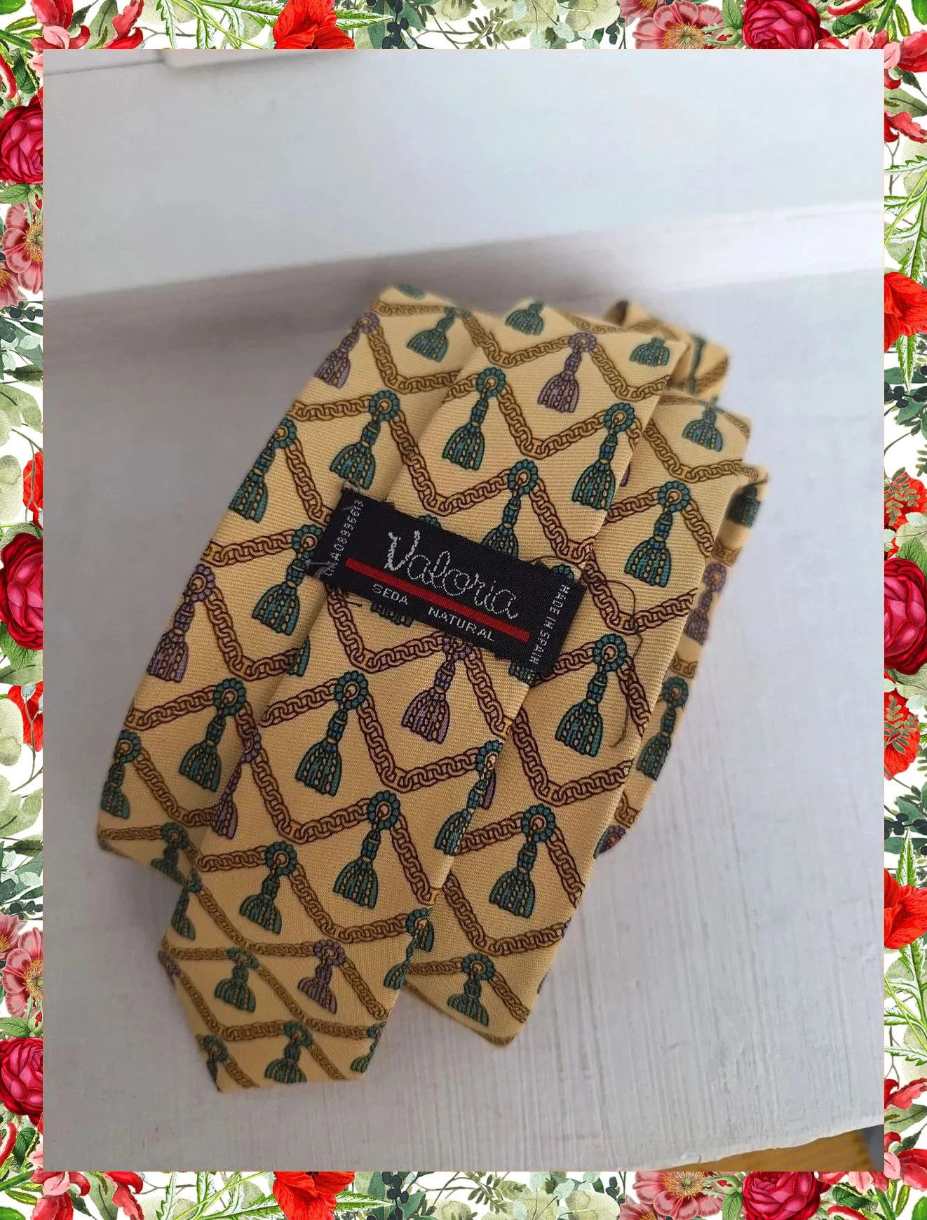Corbata de seda natural Valoria con diseño de cadenas y borlas – Valoria 2