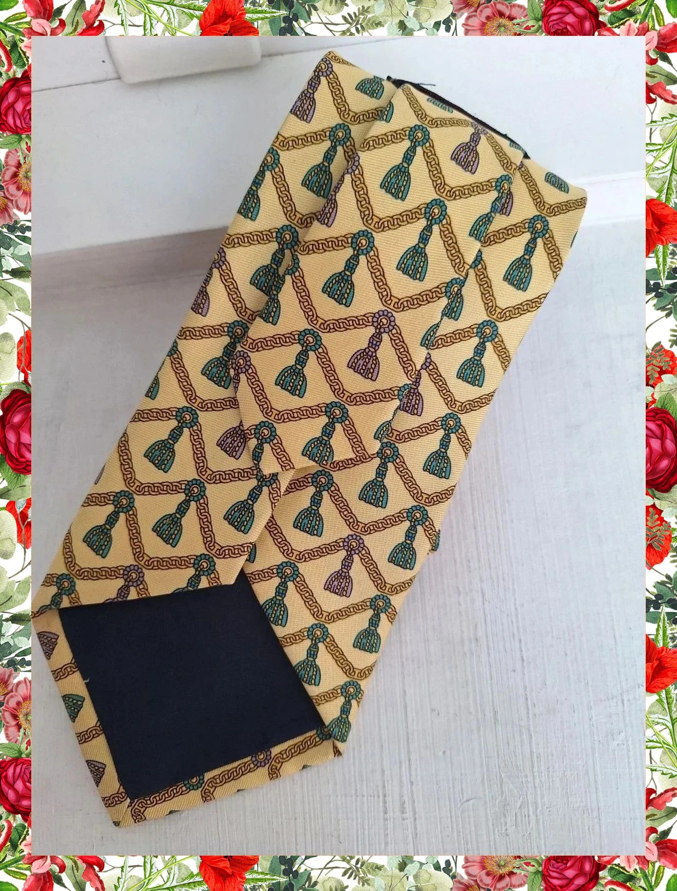 Corbata de seda natural Valoria con diseño de cadenas y borlas – Valoria 3