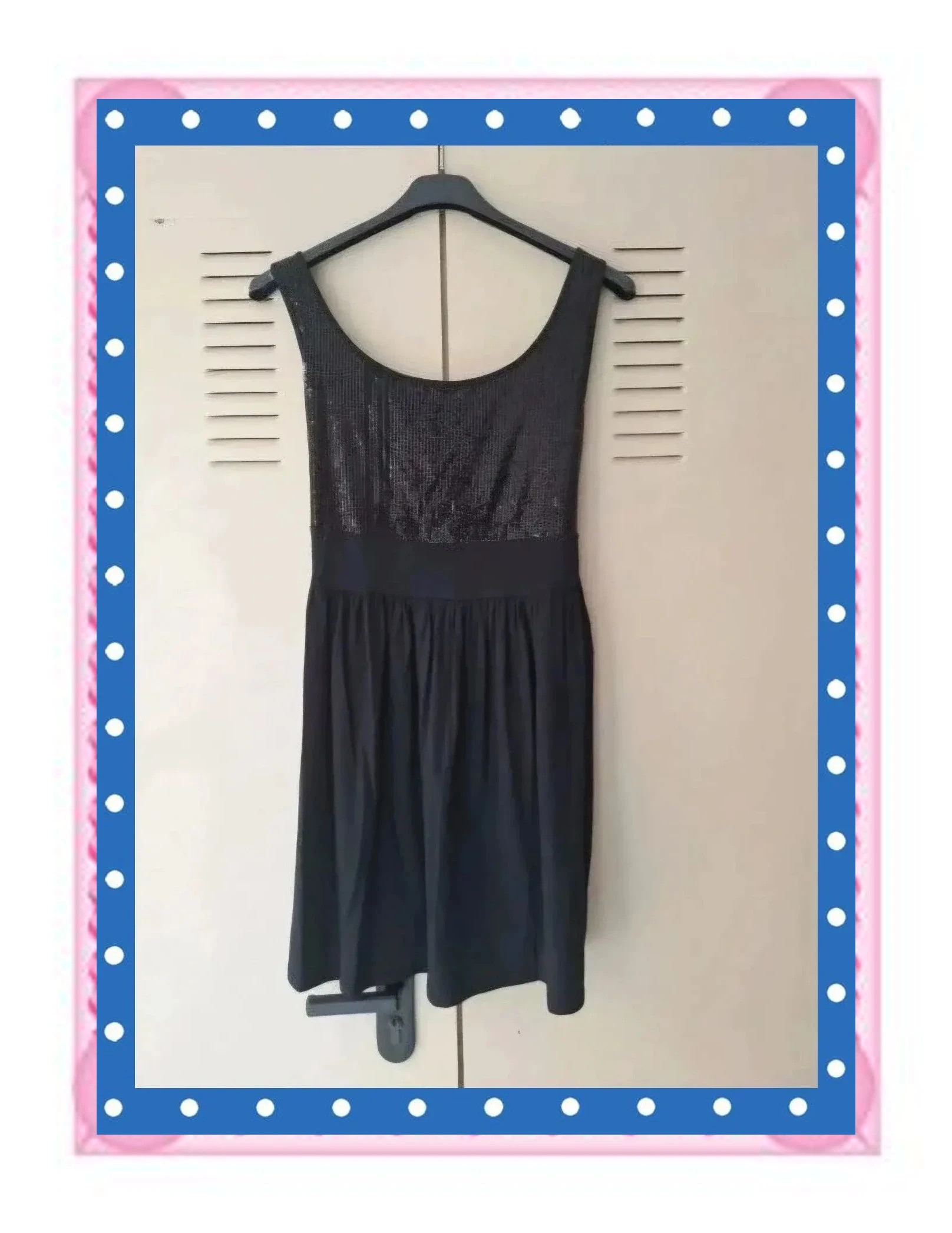 Vestido Corto Negro de Lentejuelas – Casual by Sfera