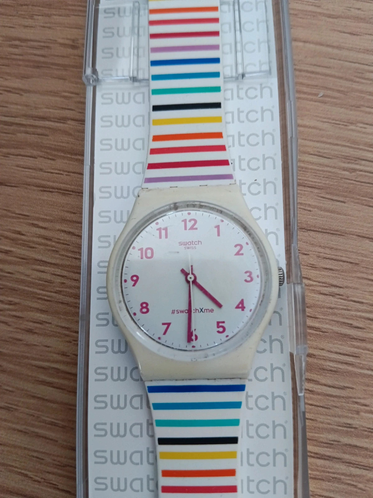 Montre Swatch d'époque au look rétro assumé. Cadran blanc patiné avec le t – Swatch – taille Taille unique 3