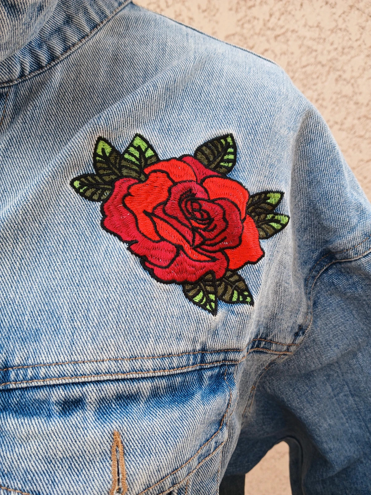 Veste en jeans,pull & bear. Brodée. – Pull & Bear – taille M / 38 / 10 4