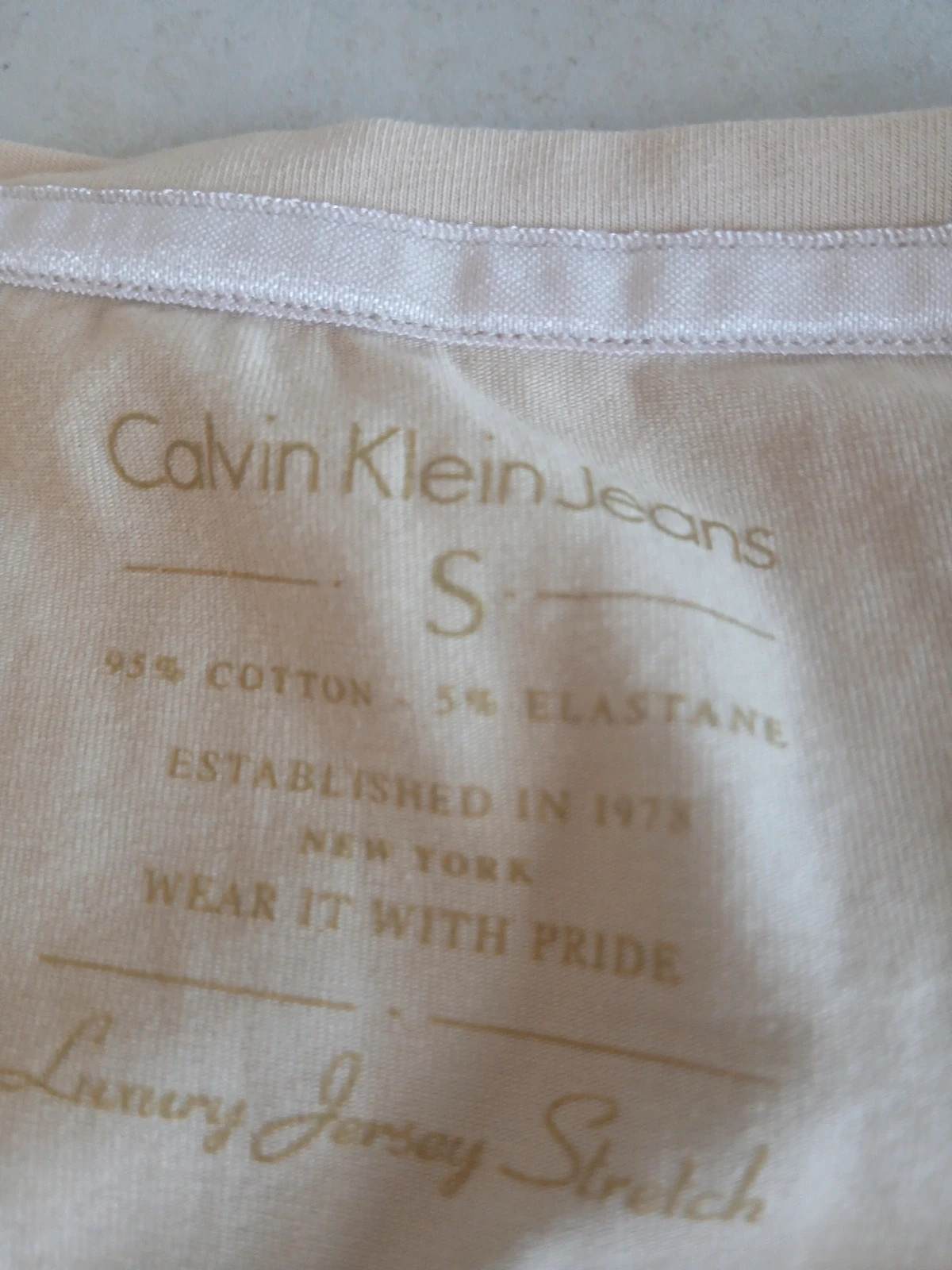 T-shirt calvin Klein. – Calvin Klein – taille S / 36 / 8 3
