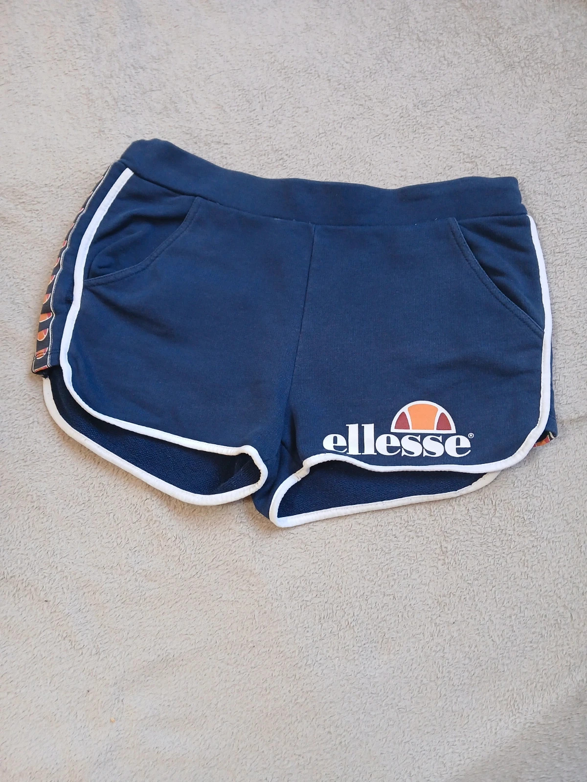 Short ellesse.