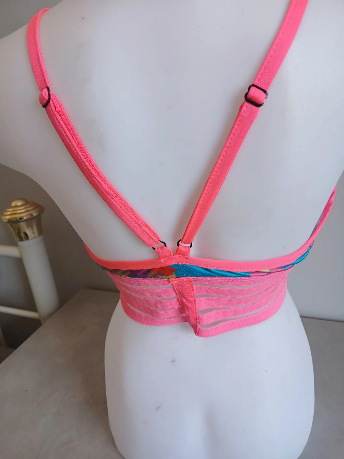 Brassière fleurie. – Tendance – taille XL / 42 / 14 3
