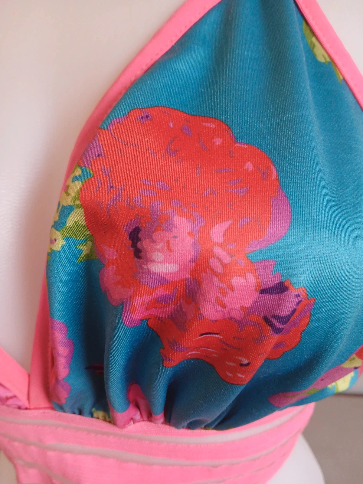 Brassière fleurie. – Tendance – taille XL / 42 / 14 2
