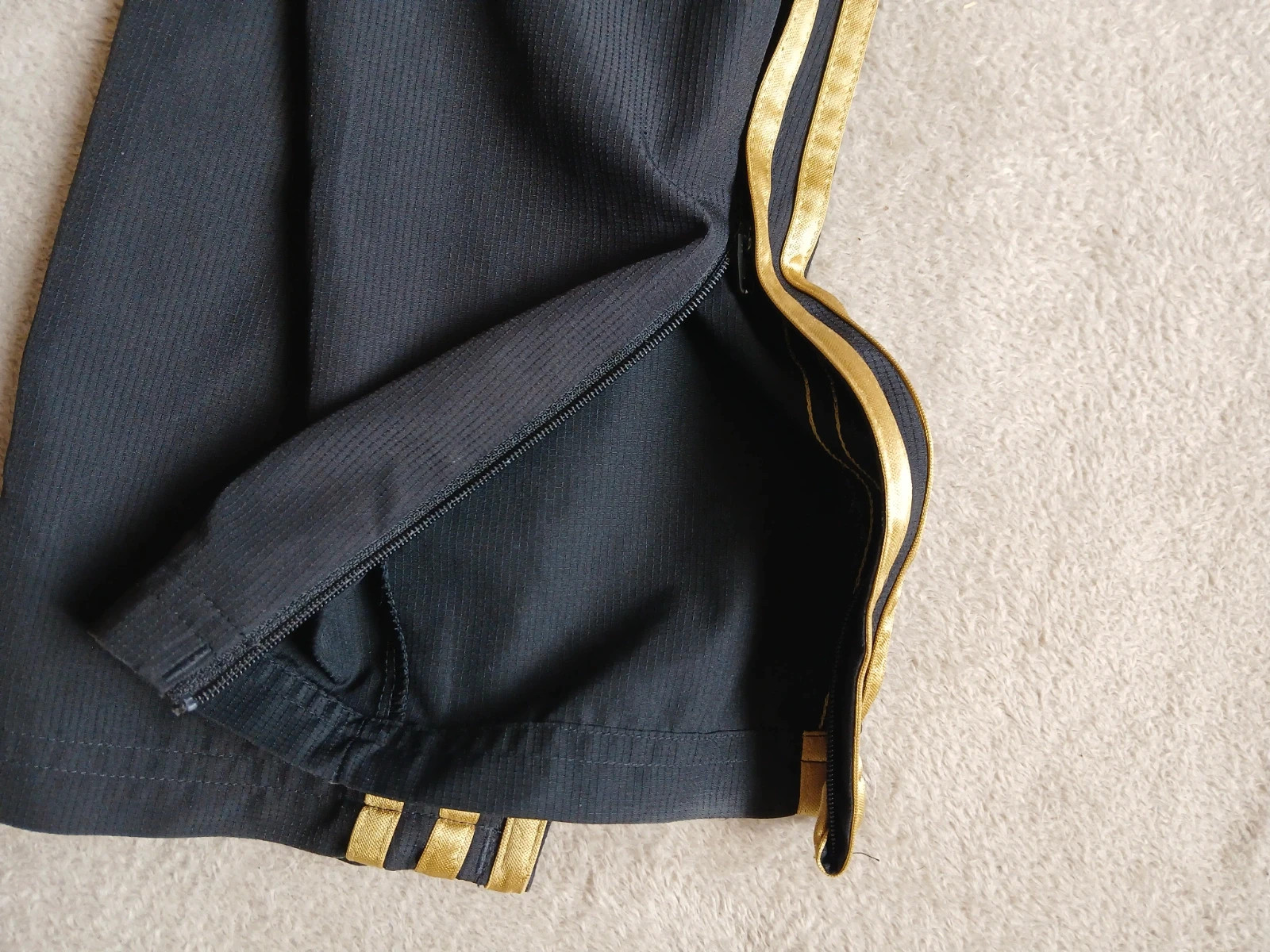 Pantalon survétement Adidas . Éfigi france – adidas – taille XS 4