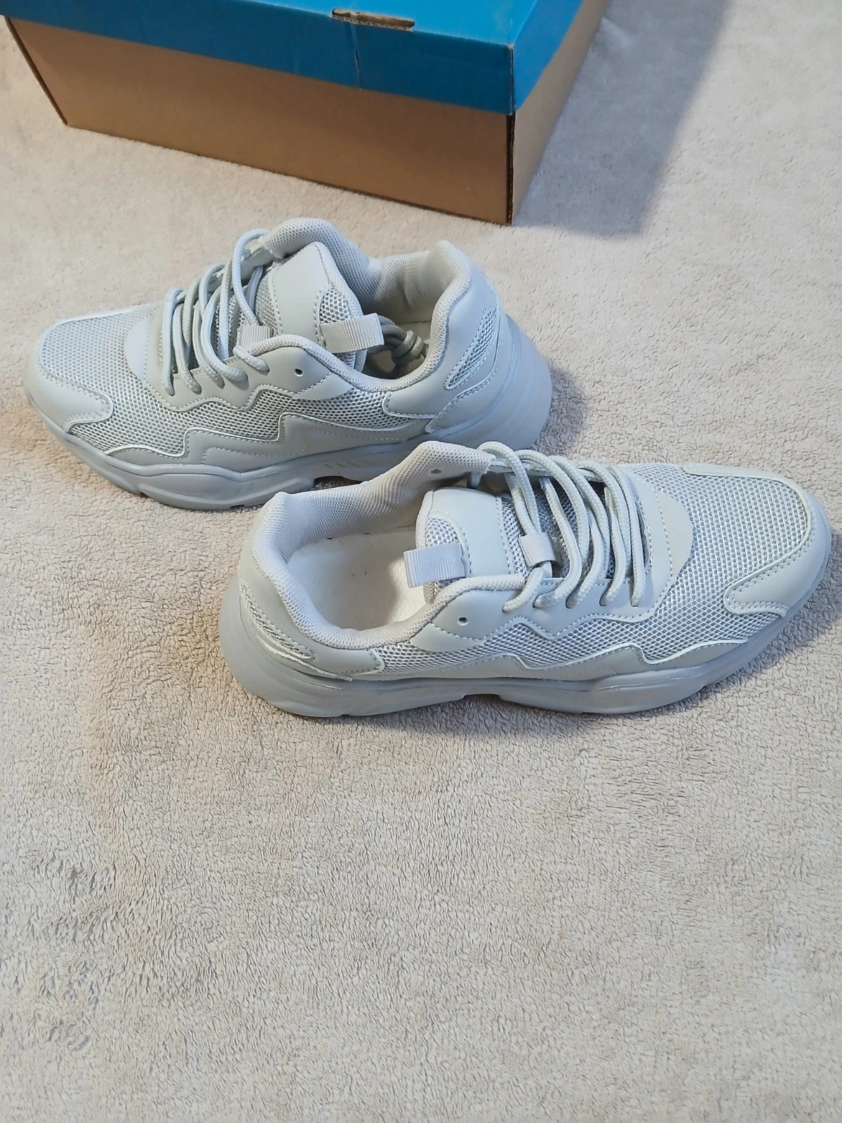 Baskets. Boutique indépendante. – boutique indepen – taille 35