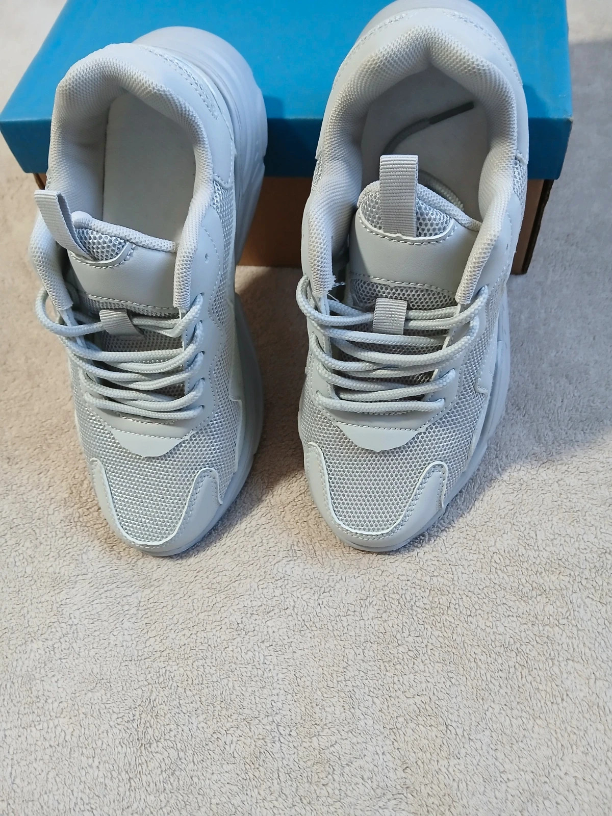Baskets. Boutique indépendante. – boutique indepen – taille 35 2