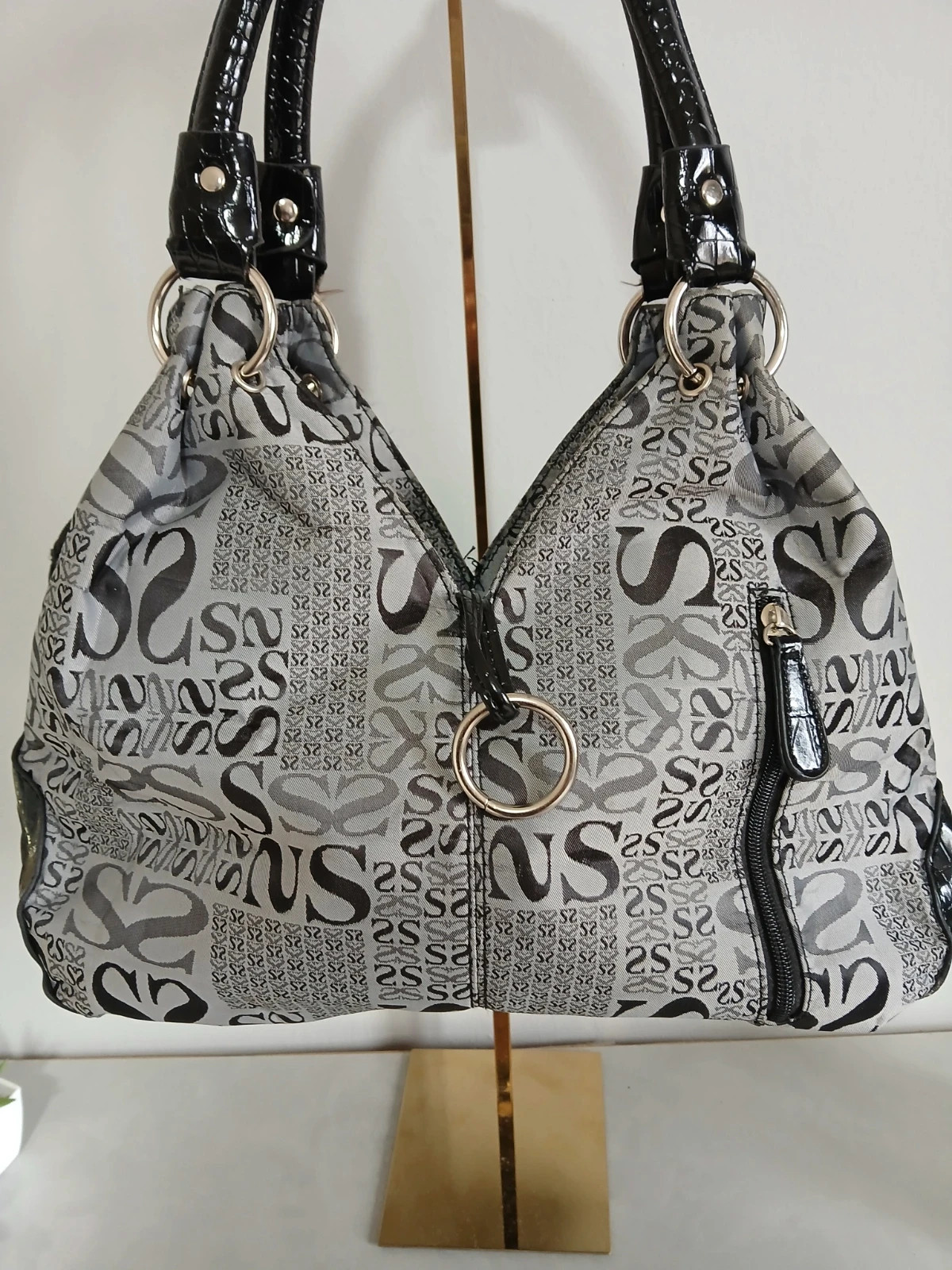 Sac a main. – sansnom.