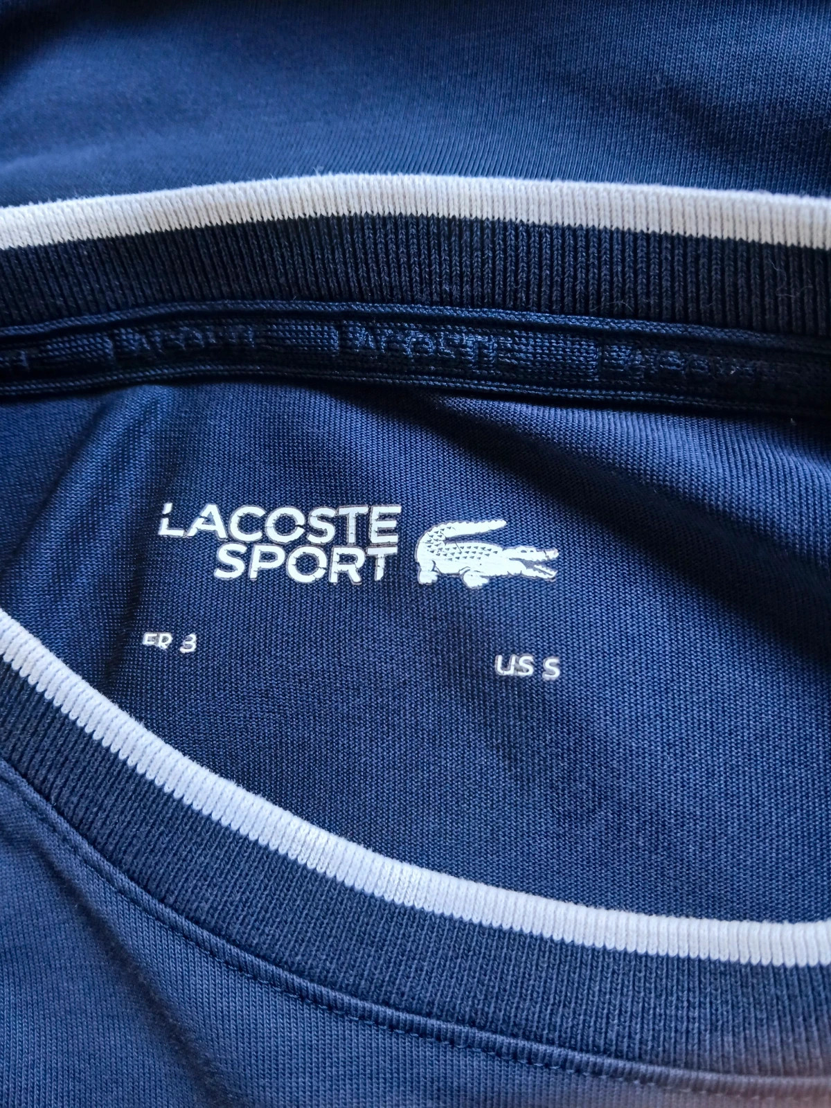 Pull Lacoste. – Lacoste – taille M 4