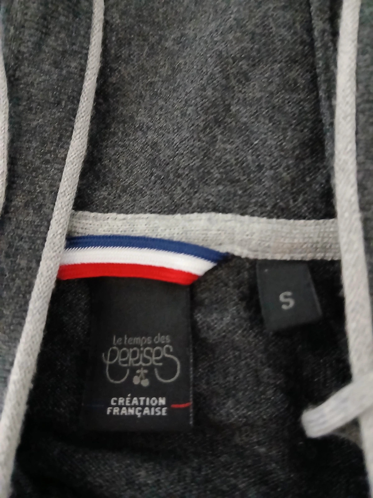 Pull a capuche le temps des cerises. – Le Temps des Cerises – taille S 3